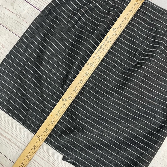 LOFT 2P Black and White Striped Asymmetrical Cut Mini Skirt EUC - Picture 7 of 12